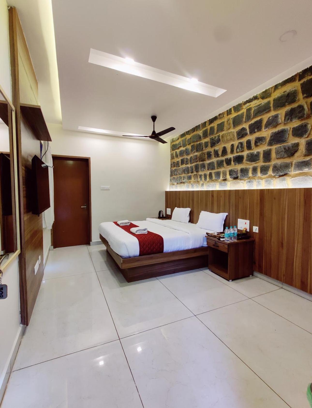 100 Oaks Estate Hotel Jerkaud Kültér fotó